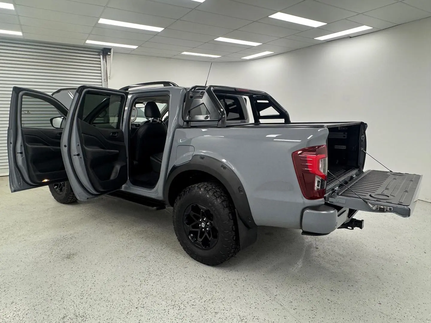 2021 Nissan Navara Gallery Image 10