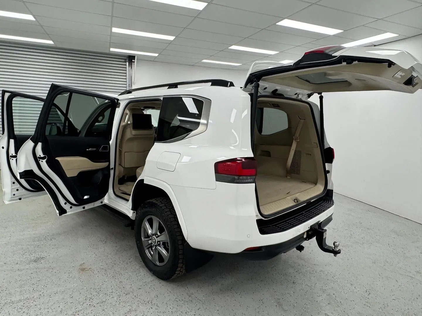 2022 Toyota Landcruiser Gallery Image 10