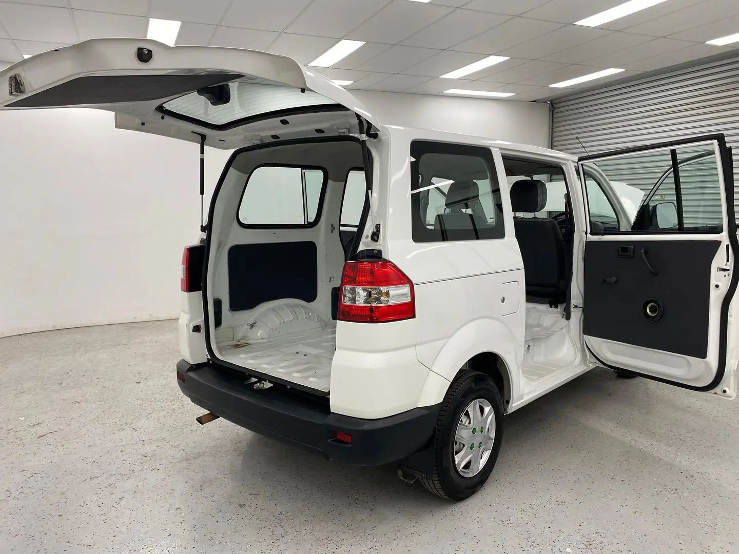 2008 Suzuki Apv Gallery Image 11