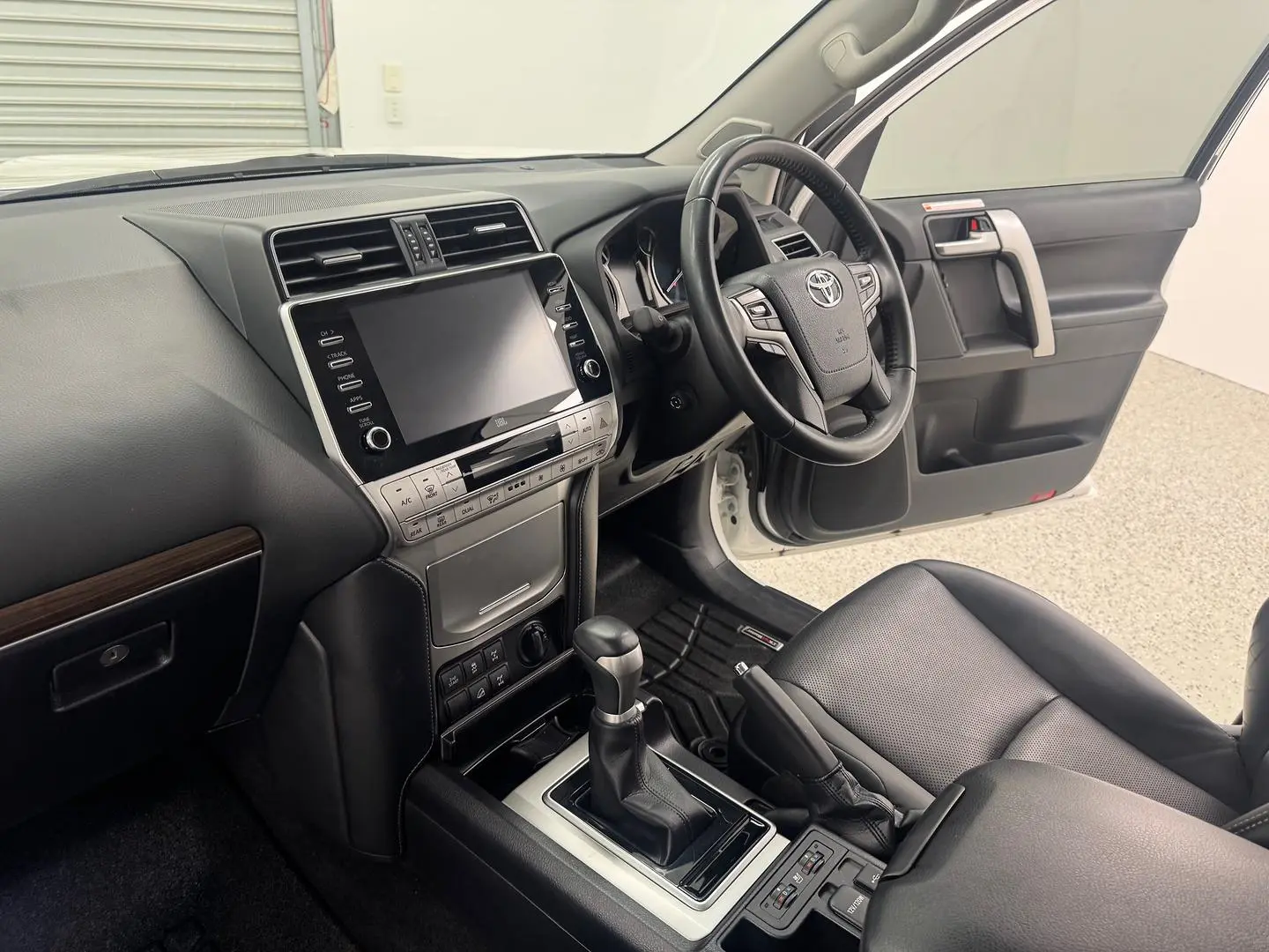 2024 Toyota Landcruiser Prado Gallery Image 31