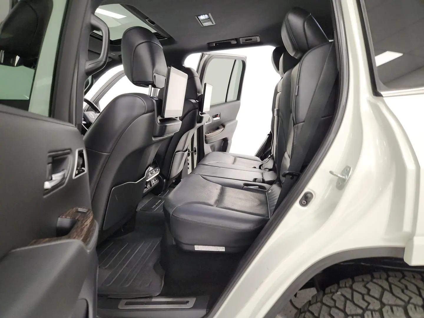 2022 Toyota Landcruiser Gallery Image 17