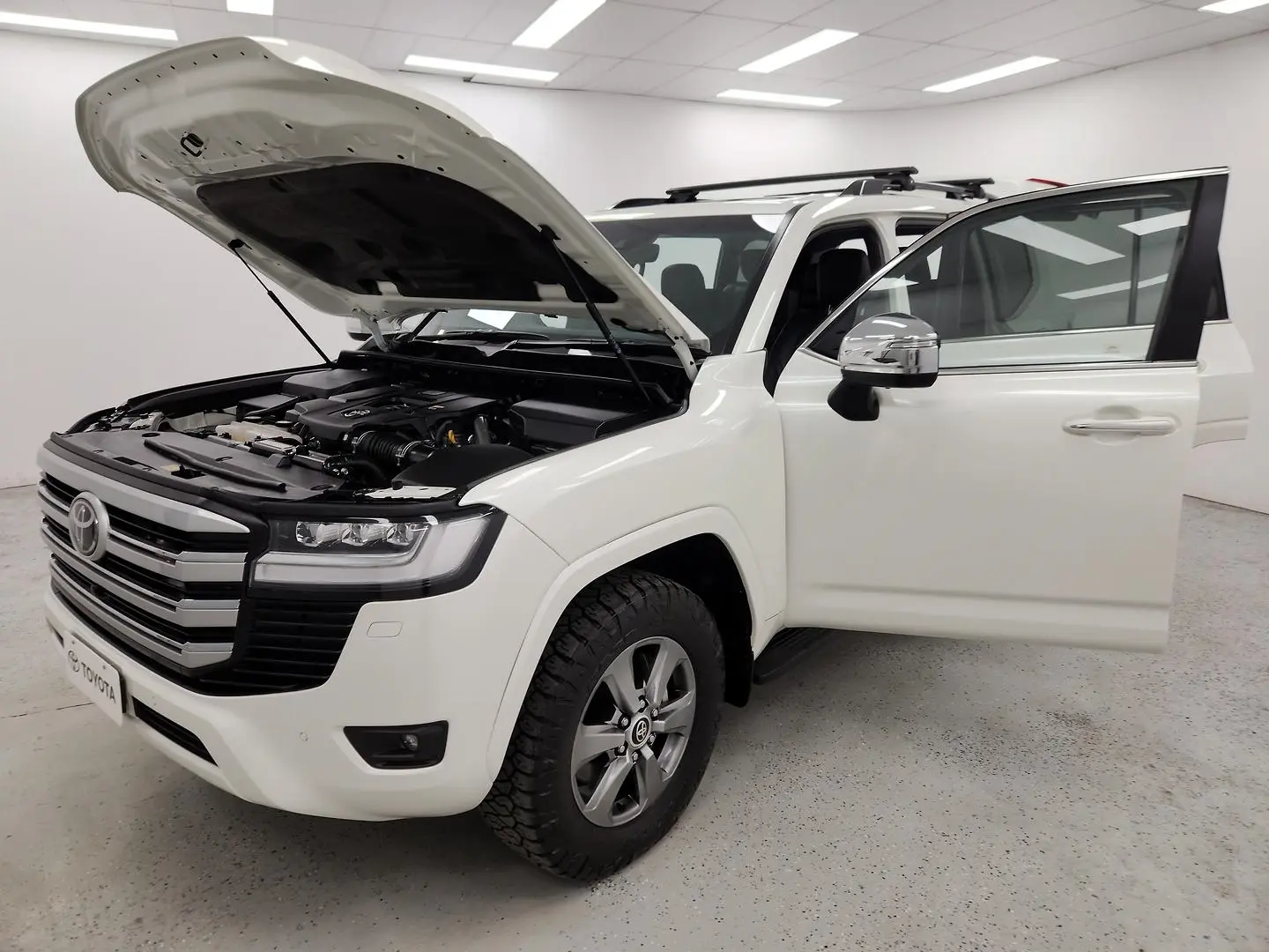 2022 Toyota Landcruiser Gallery Image 13