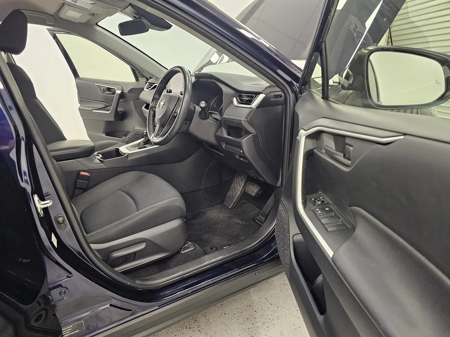 2022 Toyota RAV4 Gallery Image 23