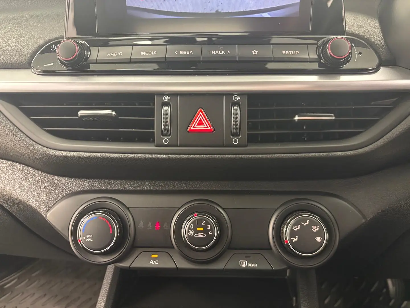 2024 Kia Cerato Gallery Image 30