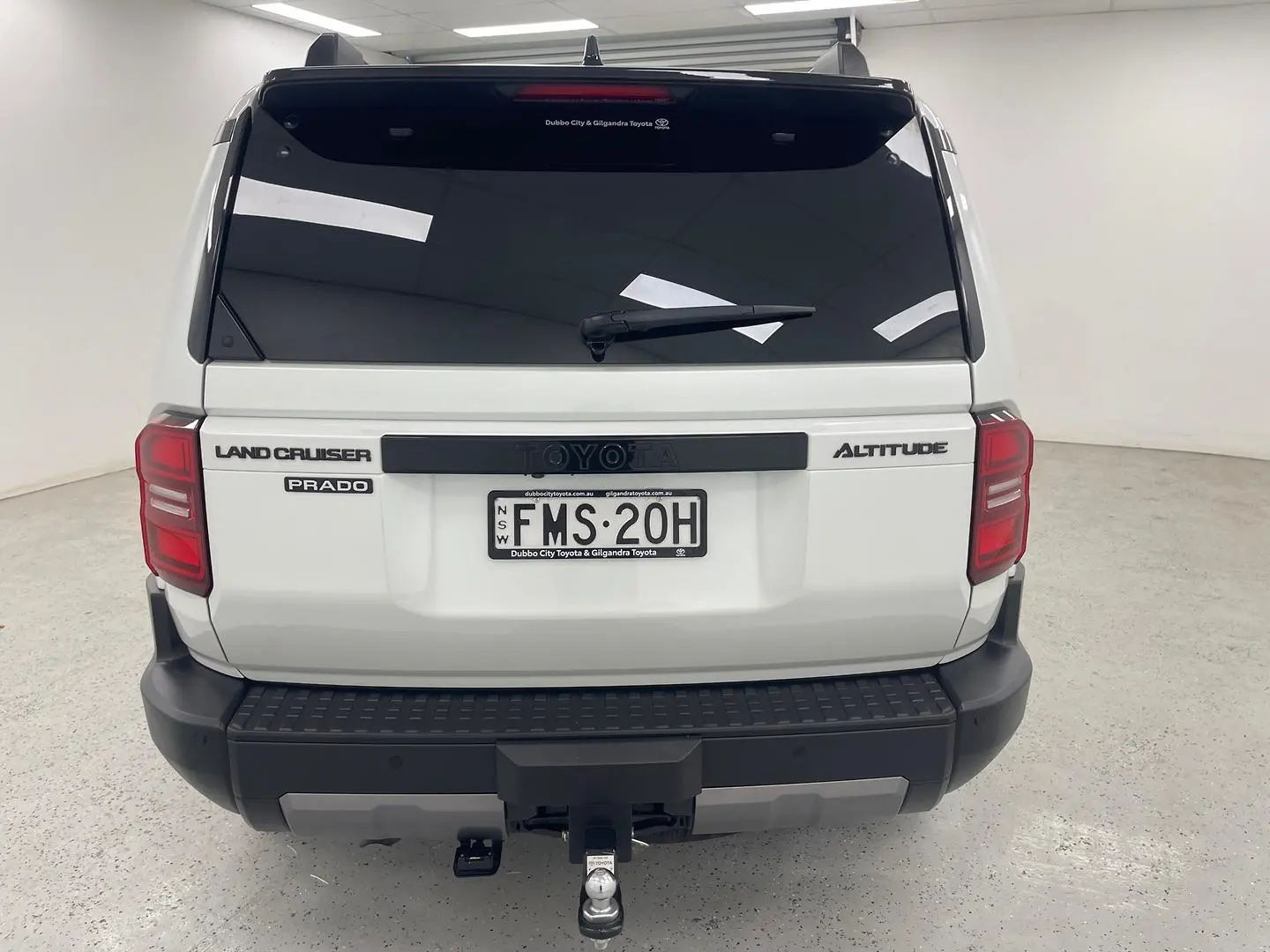 2024 Toyota Landcruiser Prado Gallery Image 4