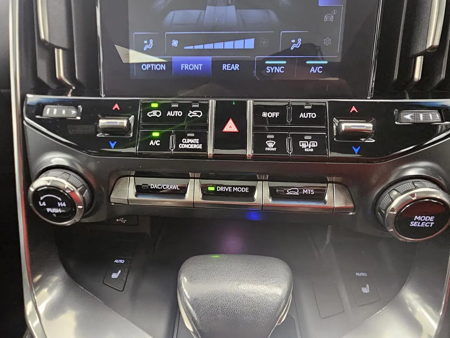 2023 Lexus LX Gallery Image 36