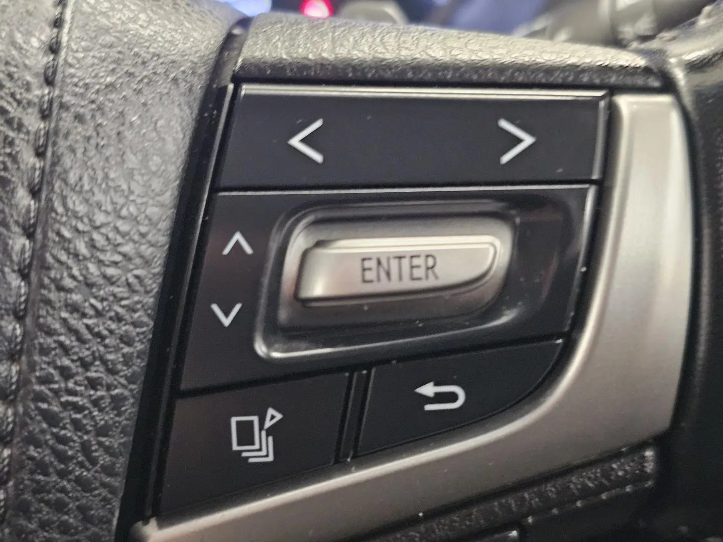 2023 Toyota Landcruiser Prado Gallery Image 36