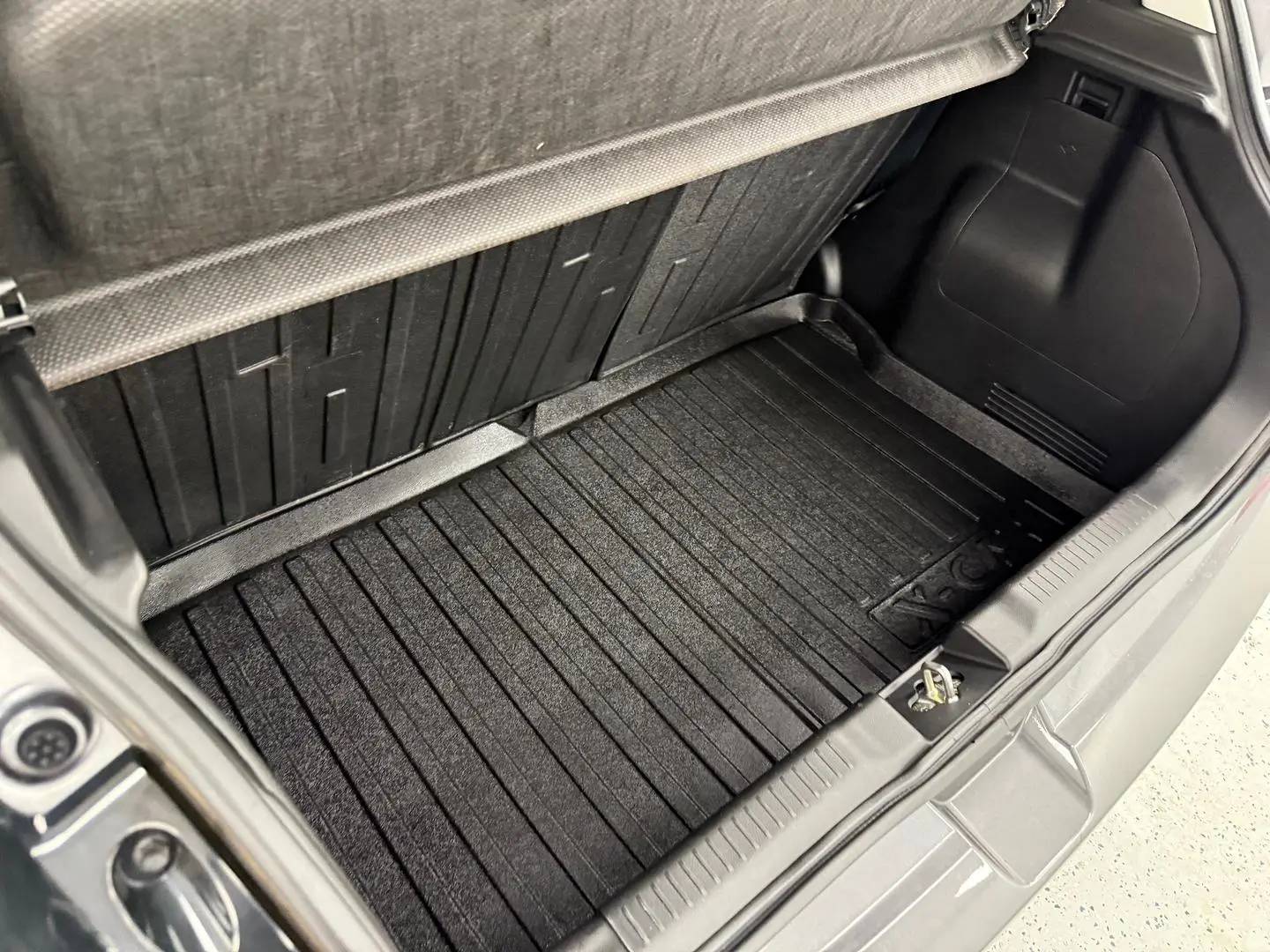 2023 Suzuki Swift Gallery Image 14