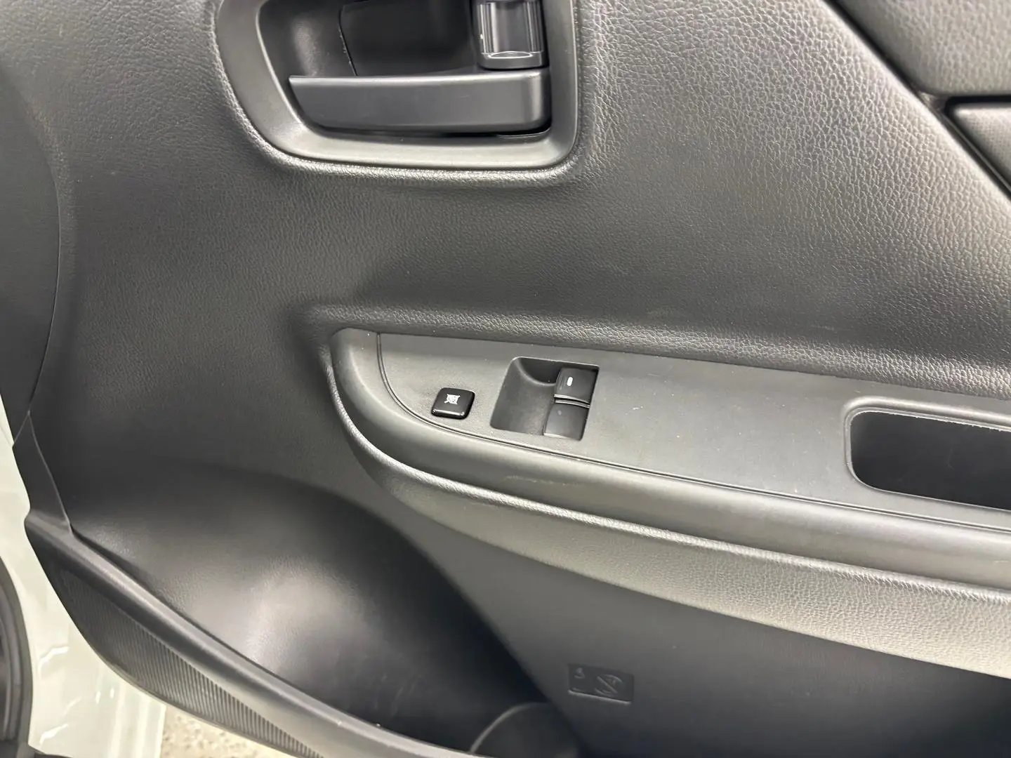 2021 Mitsubishi Triton Gallery Image 22