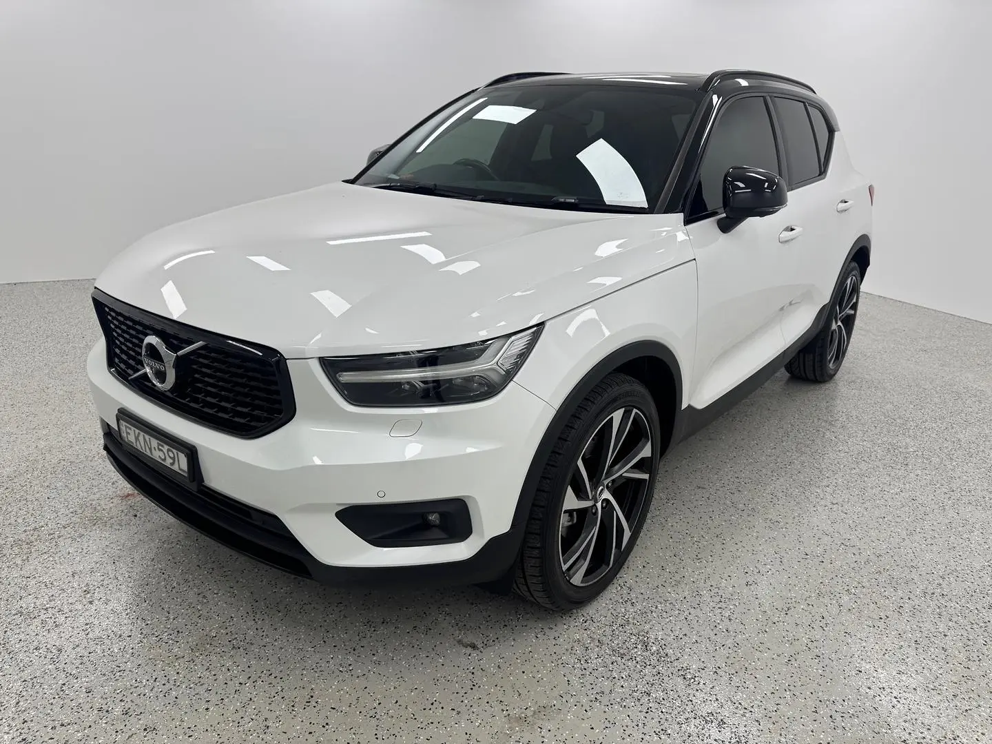 2020 Volvo XC40 Gallery Image 6