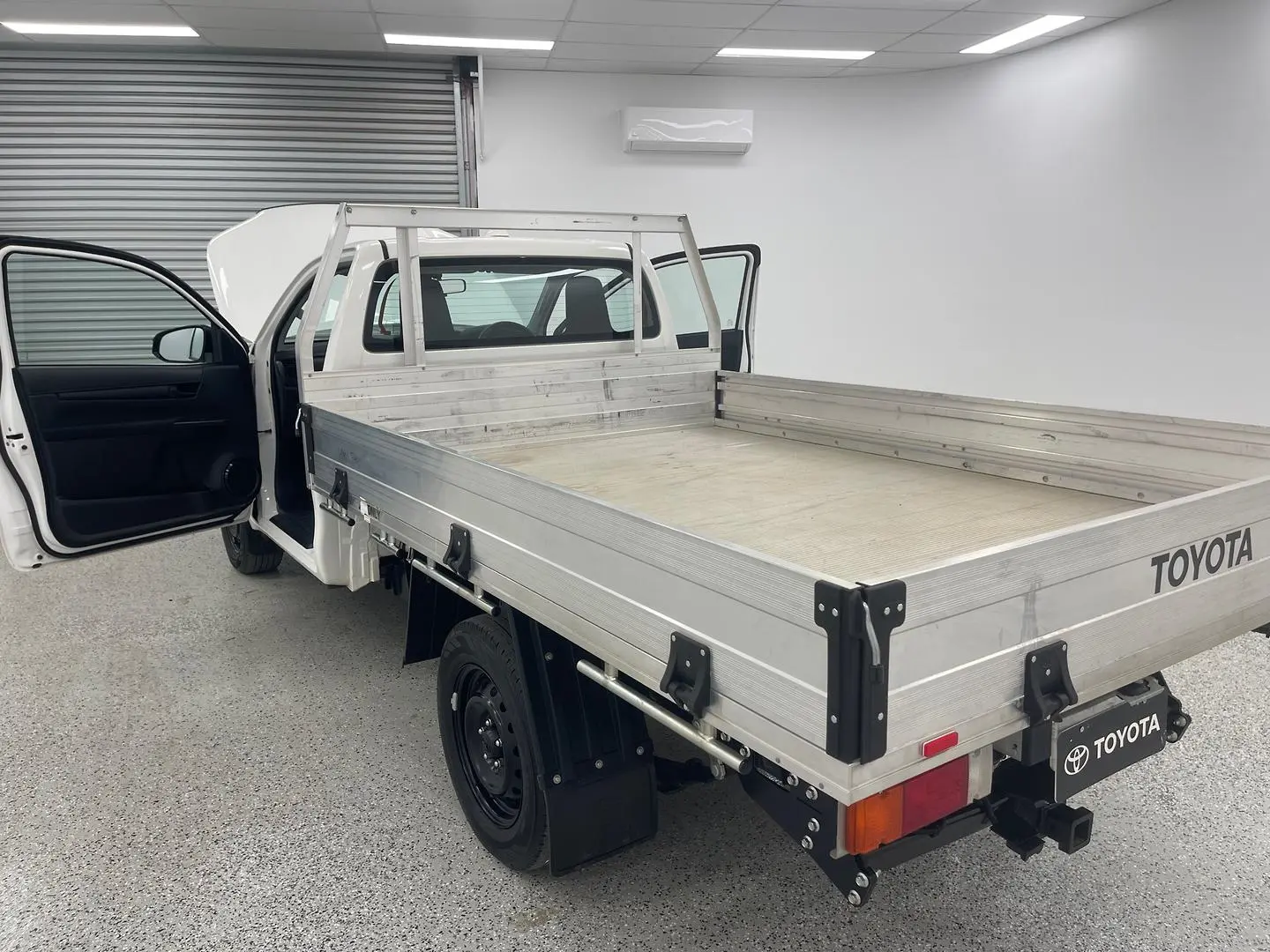 2024 Toyota Hilux Gallery Image 10