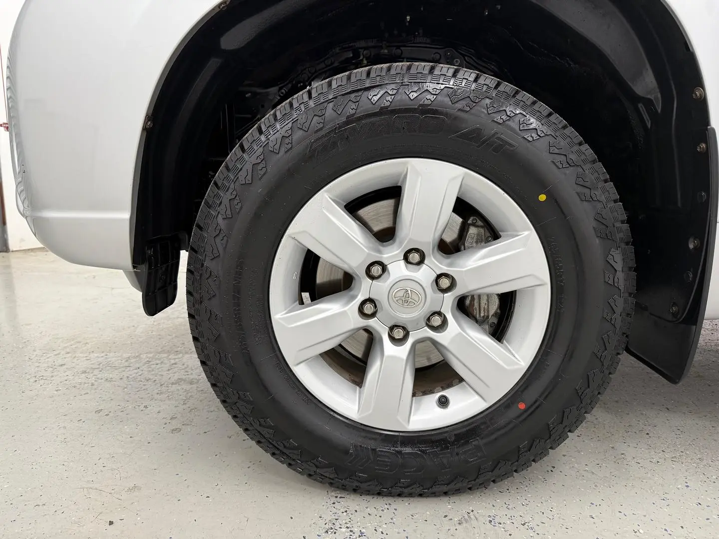 2015 Toyota Landcruiser Prado Gallery Image 9