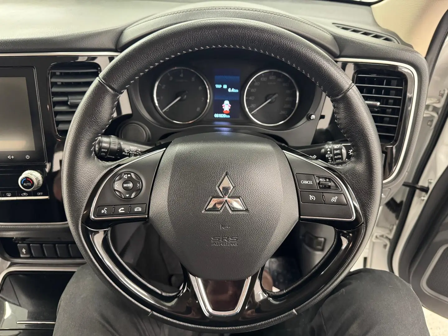 2020 Mitsubishi Outlander Gallery Image 19