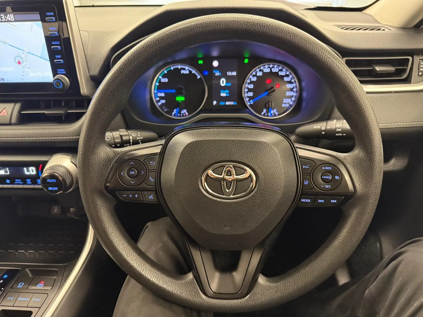 2020 Toyota RAV4 Gallery Image 26