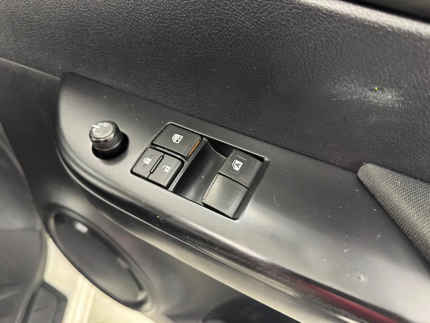 2020 Toyota Hilux Gallery Image 16