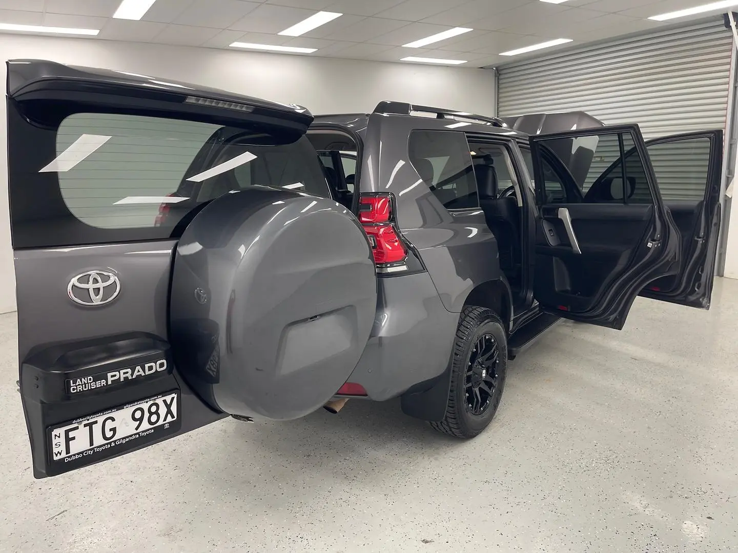 2021 Toyota Landcruiser Prado Gallery Image 10