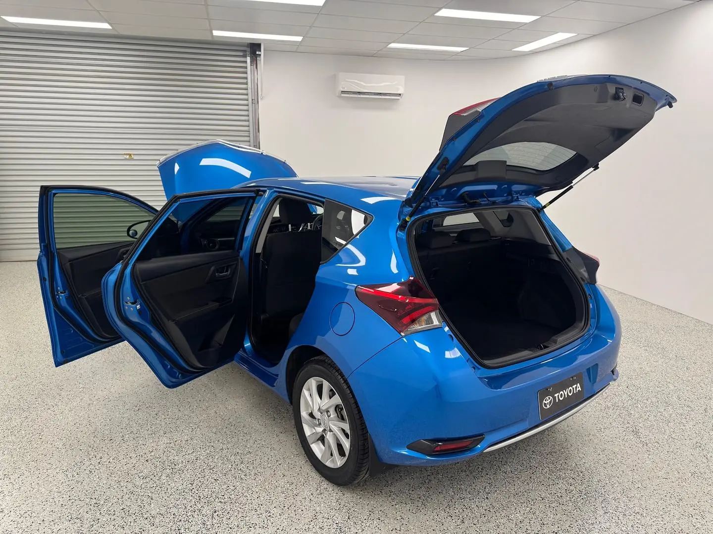 2017 Toyota Corolla Gallery Image 10