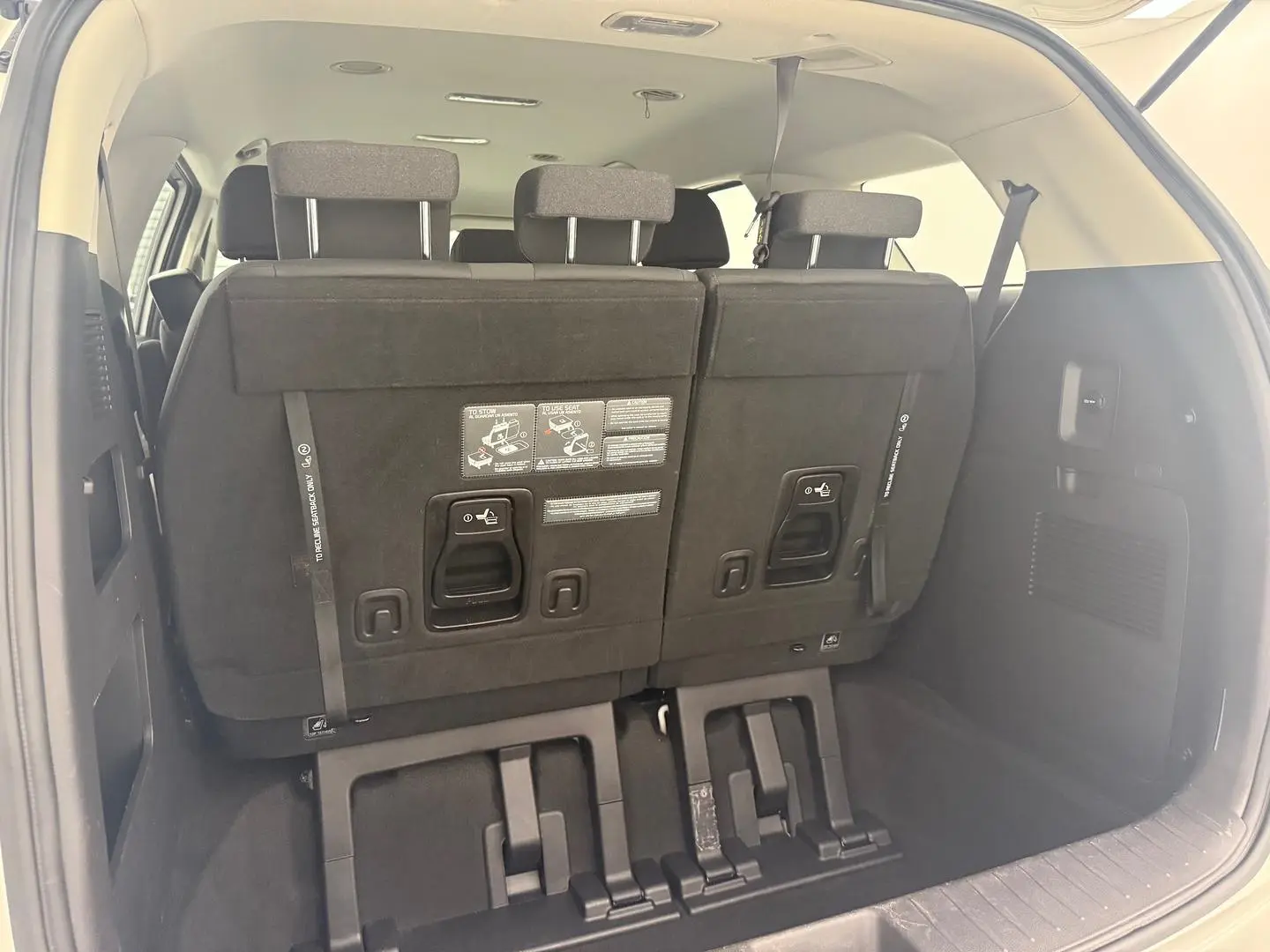 2023 Kia Carnival Gallery Image 14