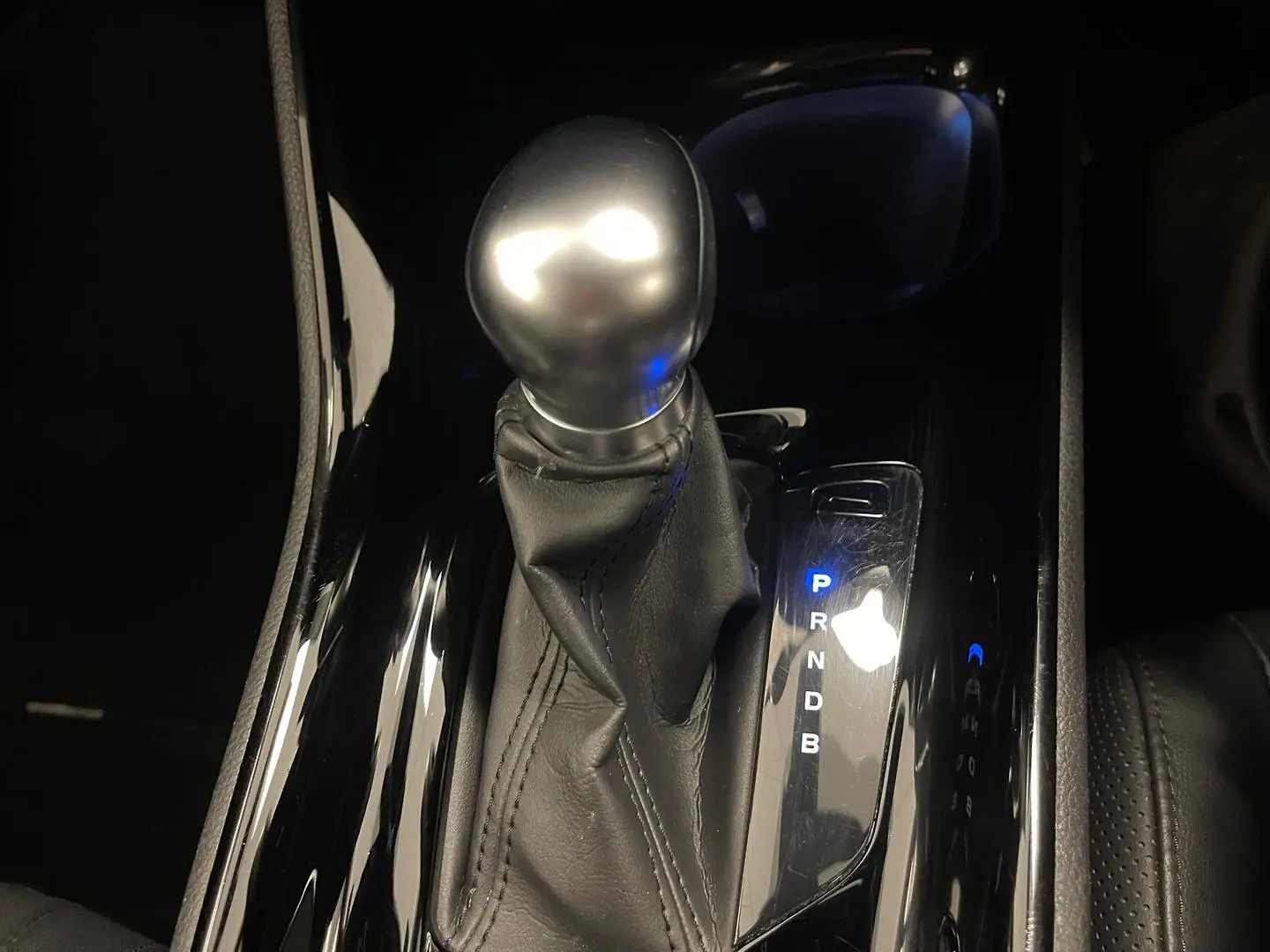 2021 Toyota C-HR Gallery Image 26