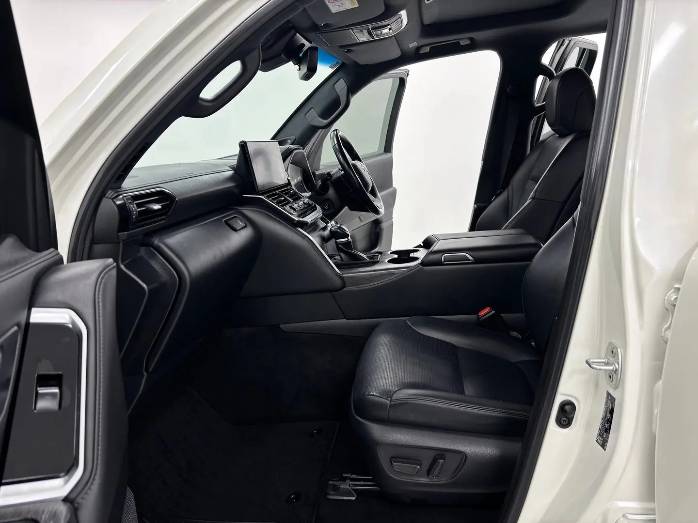 2022 Toyota Landcruiser Gallery Image 18