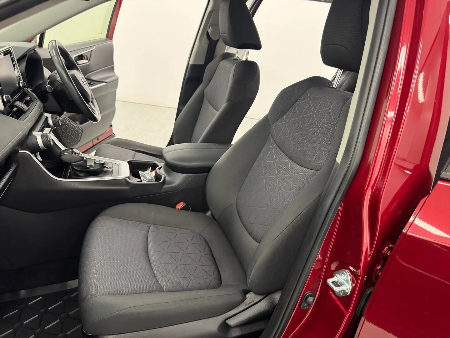 2020 Toyota RAV4 Gallery Image 28