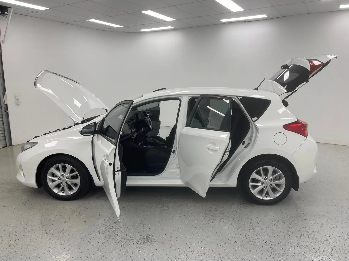 2014 Toyota Corolla Gallery Image 13