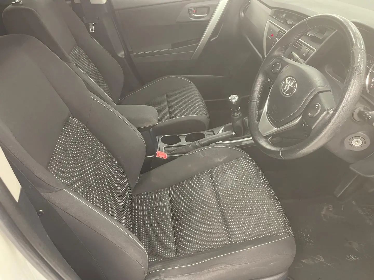 2014 Toyota Corolla Gallery Image 28