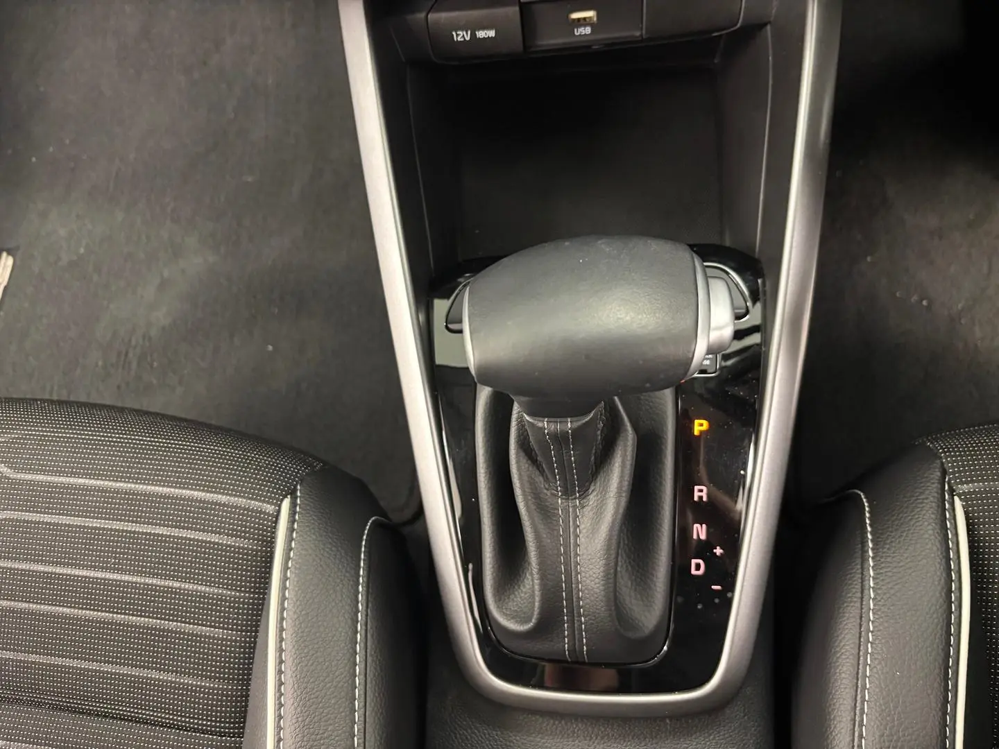 2022 Kia Stonic Gallery Image 33