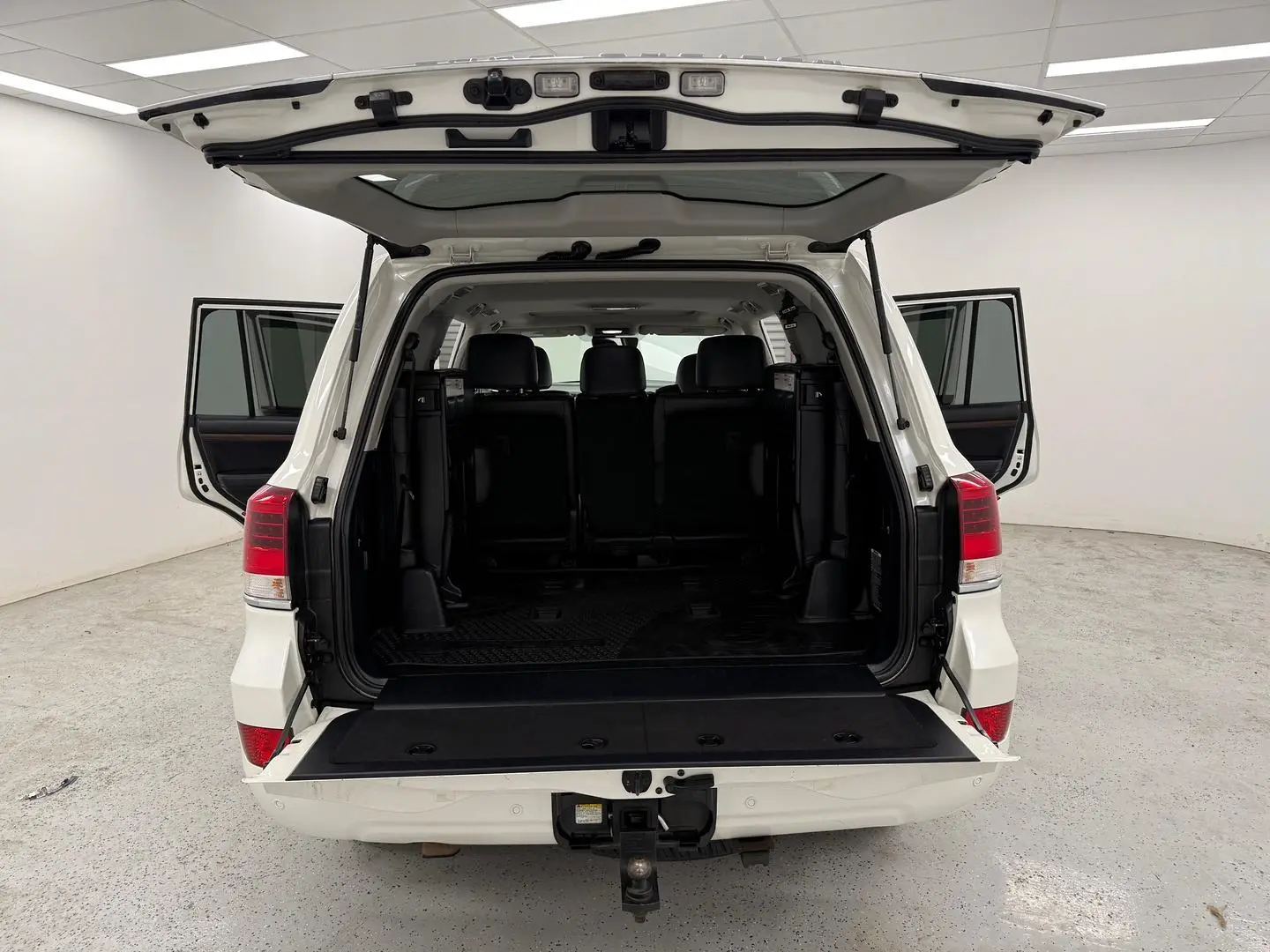 2019 Toyota Landcruiser Gallery Image 14