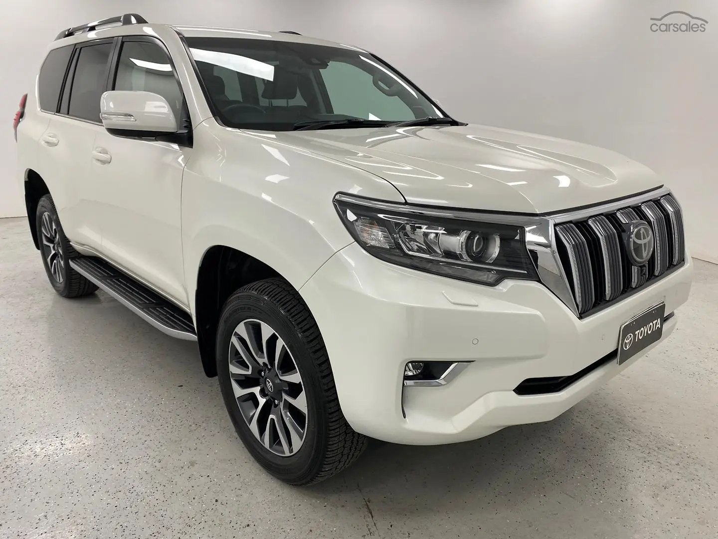 2023 Toyota Landcruiser Prado Image 1