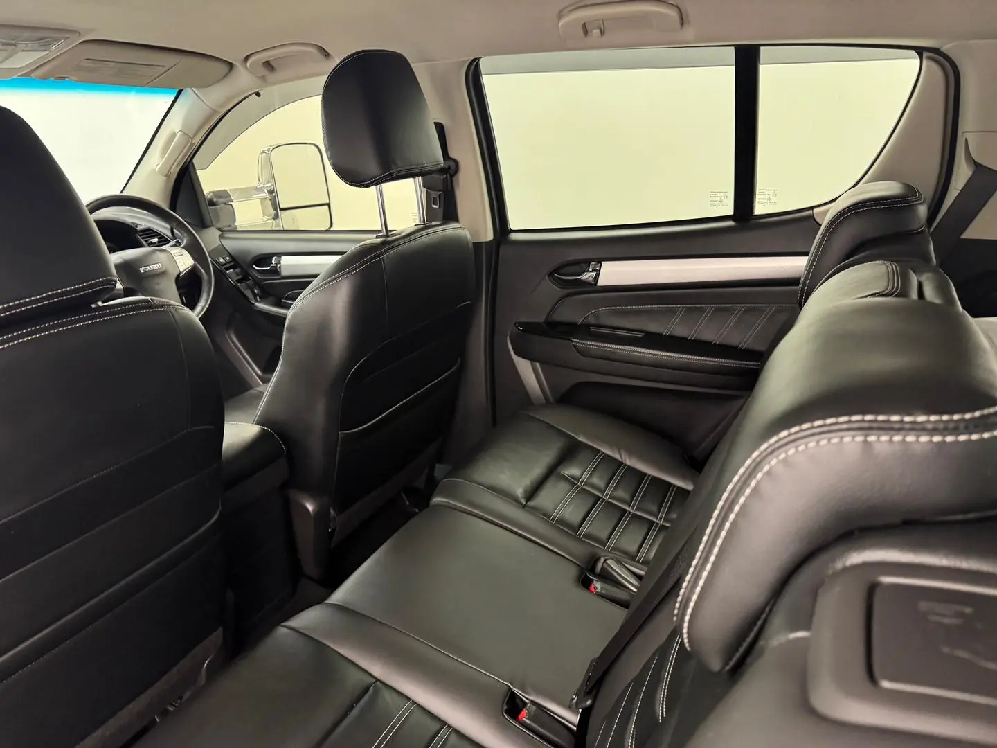 2018 Isuzu MU-X Gallery Image 25