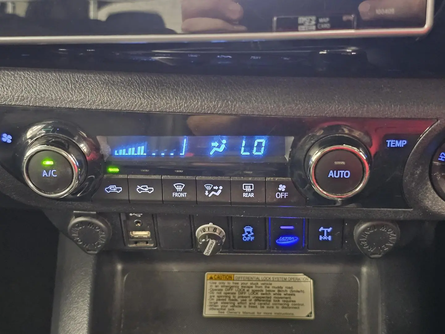 2017 Toyota Hilux Gallery Image 31