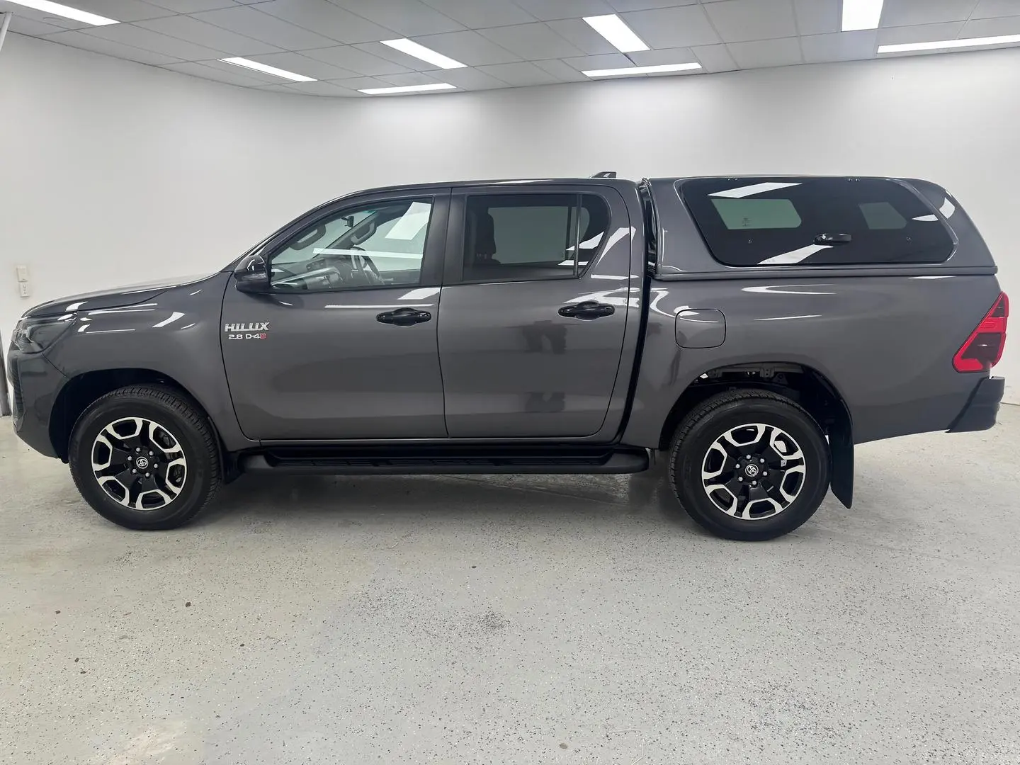 2025 Toyota Hilux Gallery Image 5