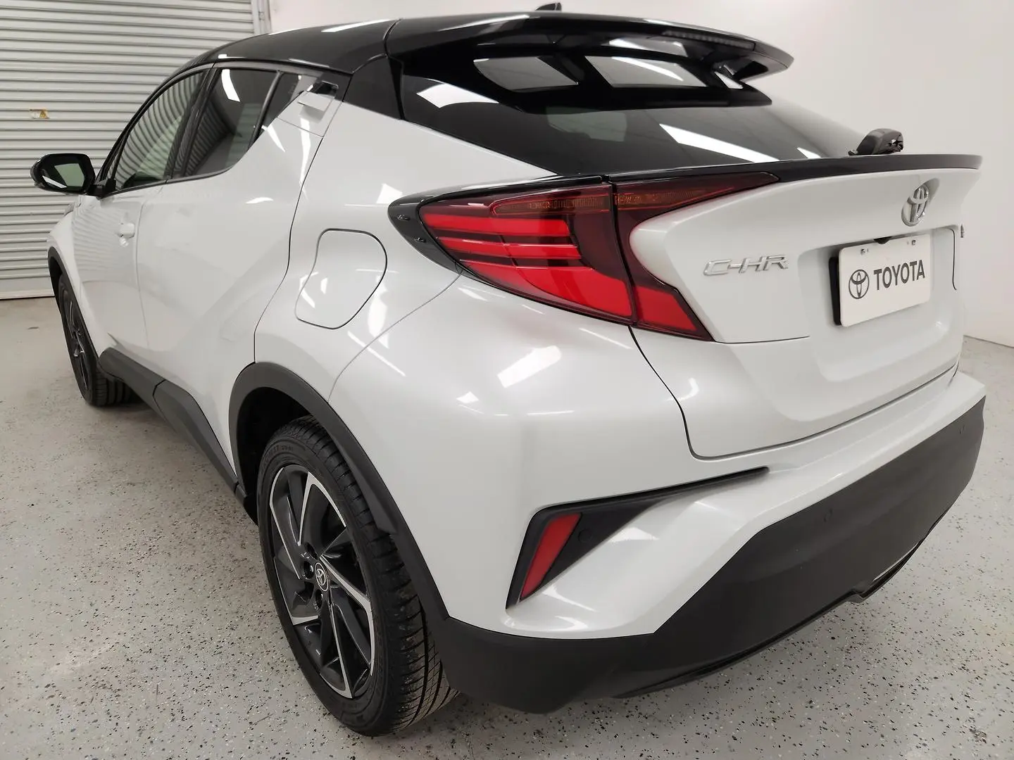 2022 Toyota C-HR Gallery Image 5