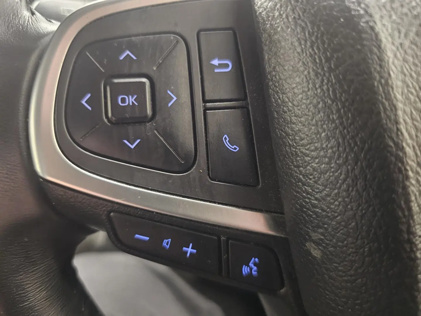 2022 Toyota Hiace Gallery Image 35