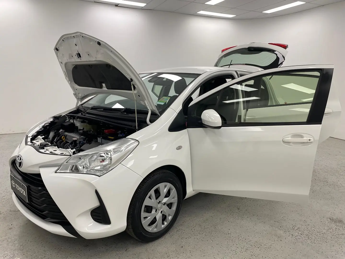 2019 Toyota Yaris Gallery Image 15