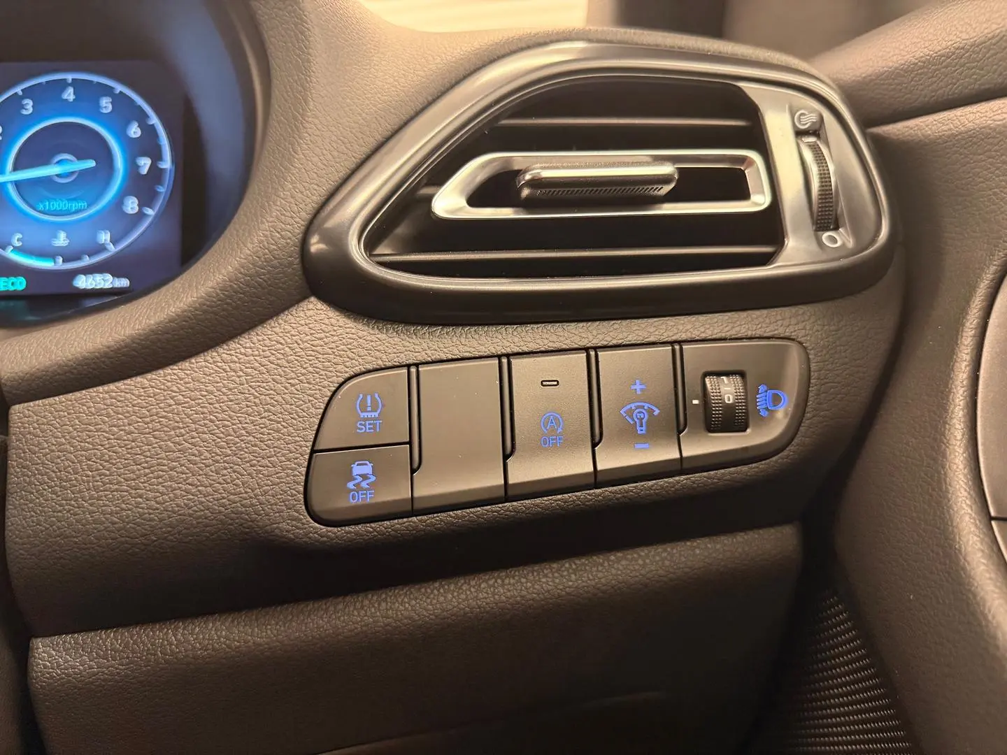 2024 Hyundai i30 Gallery Image 30