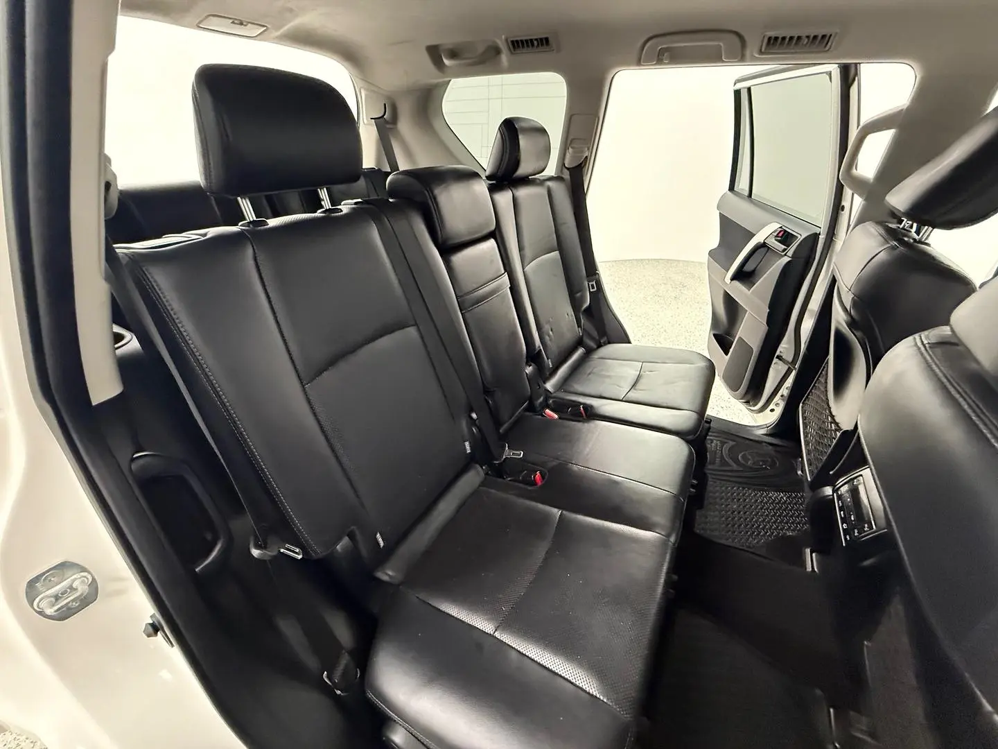 2021 Toyota Landcruiser Prado Gallery Image 17