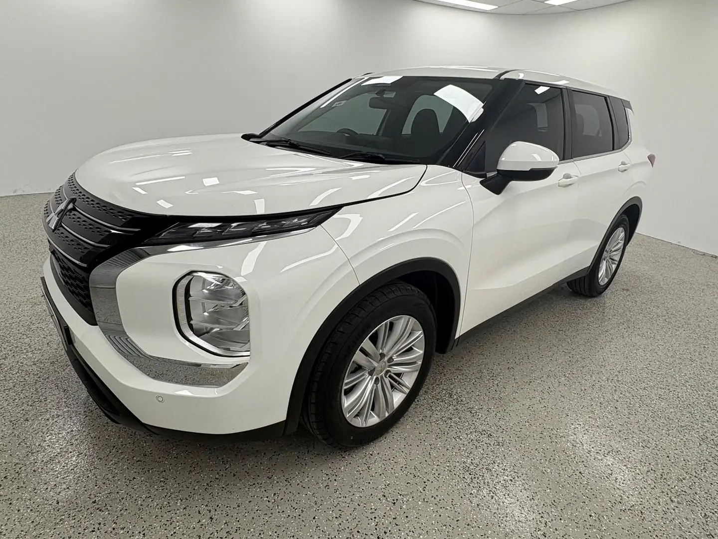 2022 Mitsubishi Outlander Gallery Image 7