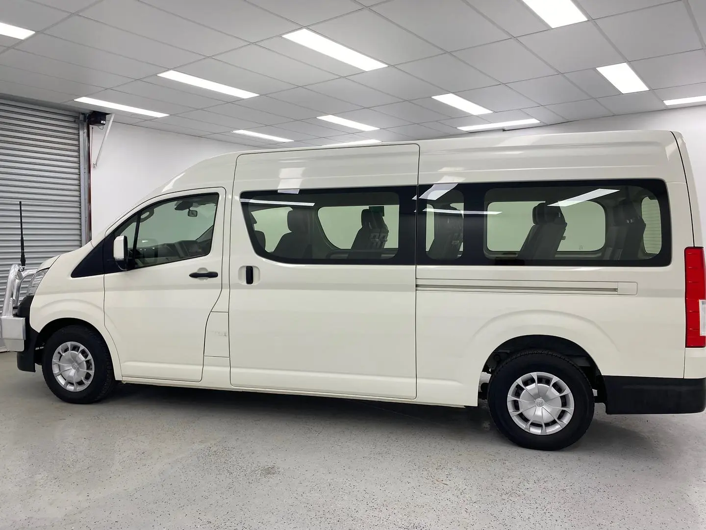 2021 Toyota Hiace Gallery Image 6