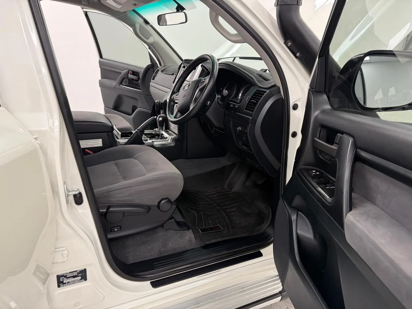 2021 Toyota Landcruiser Gallery Image 19