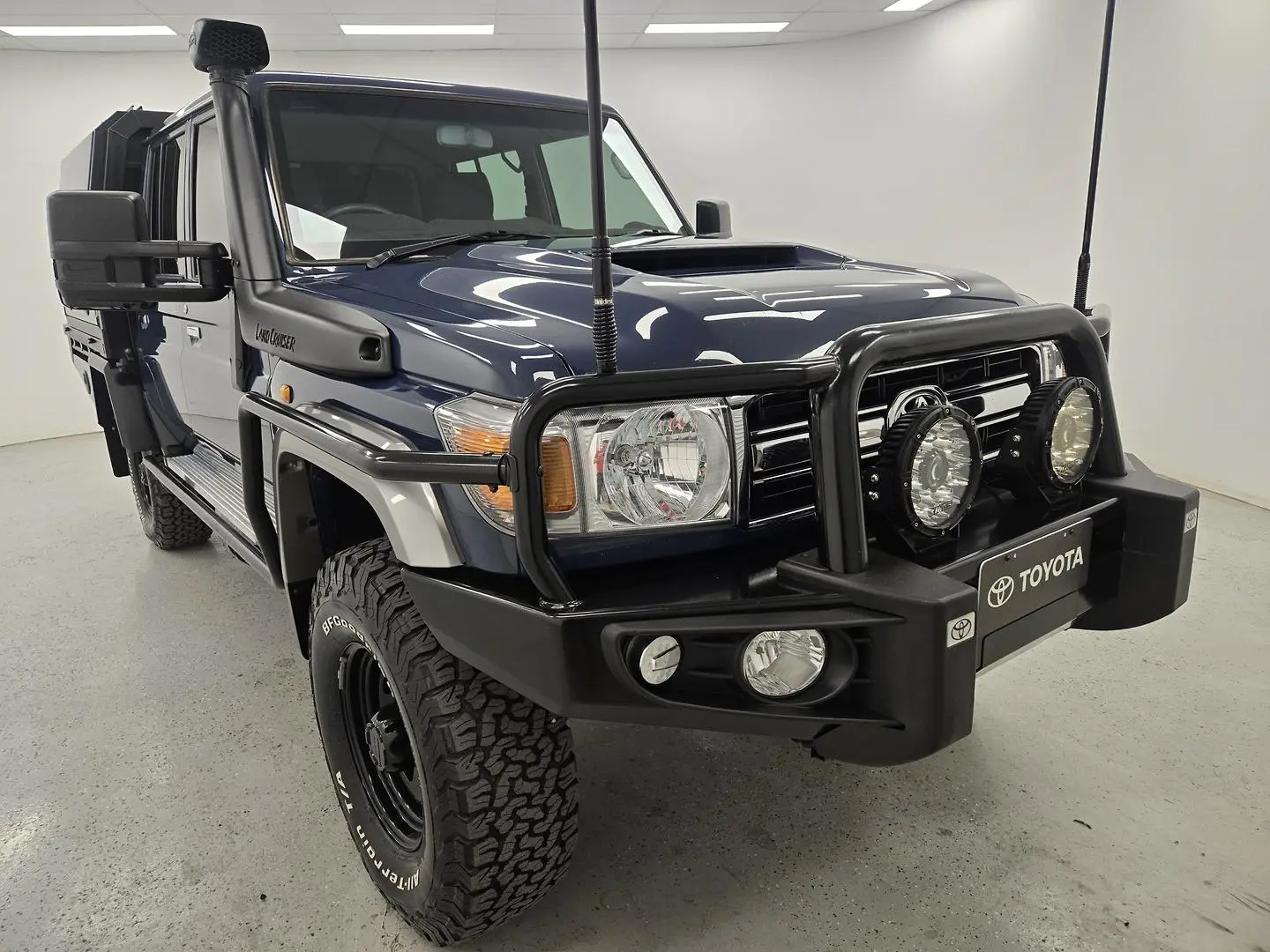 2020 Toyota Landcruiser Gallery Image 1