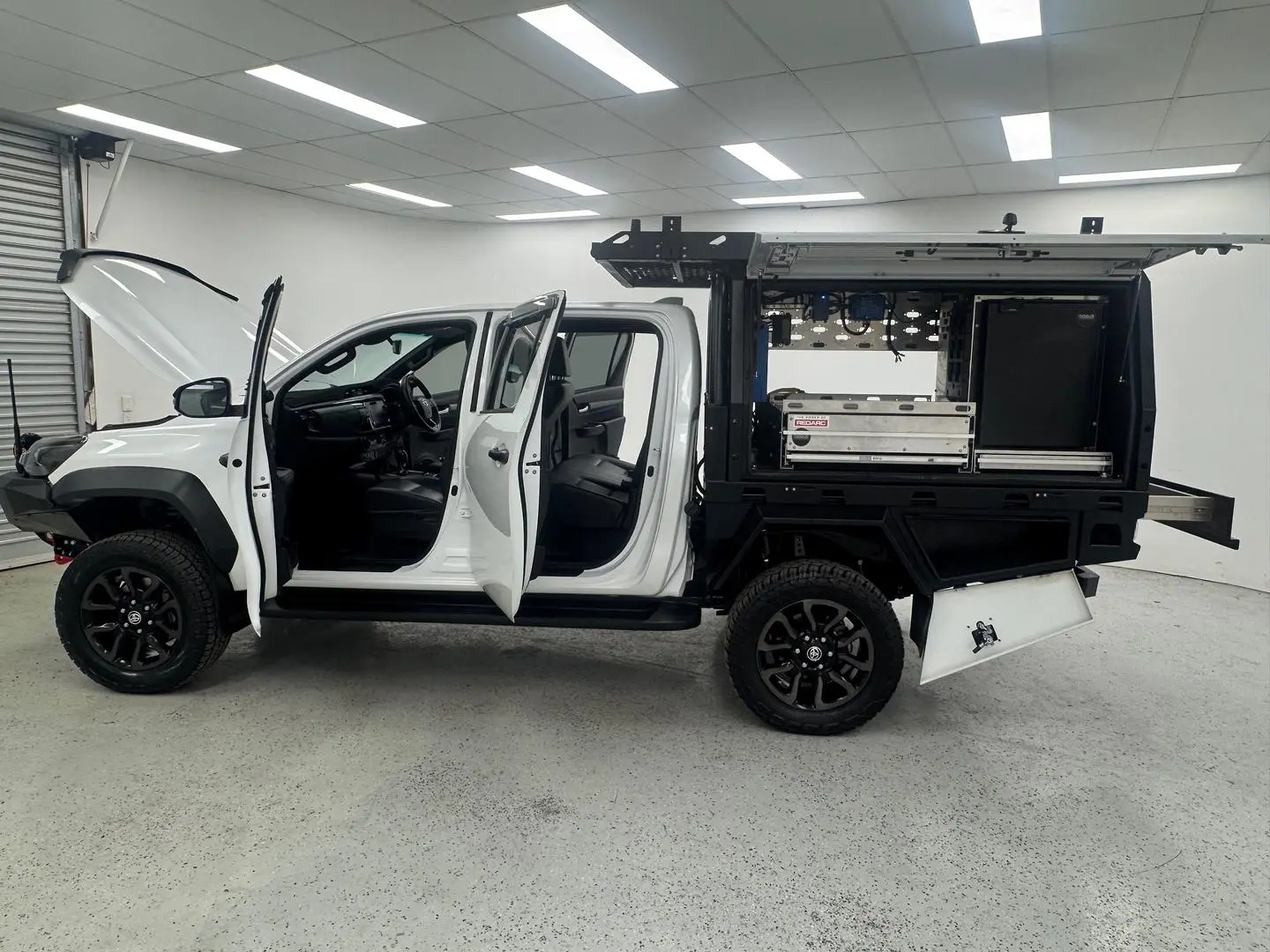2023 Toyota Hilux Gallery Image 11