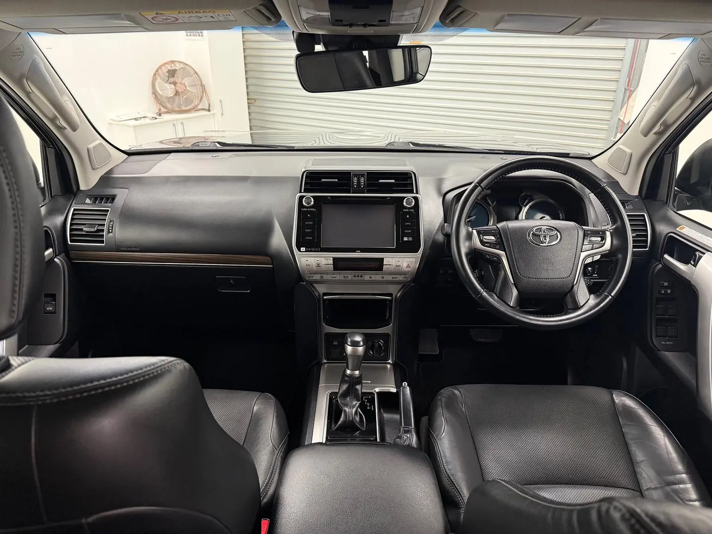 2019 Toyota Landcruiser Prado Gallery Image 18