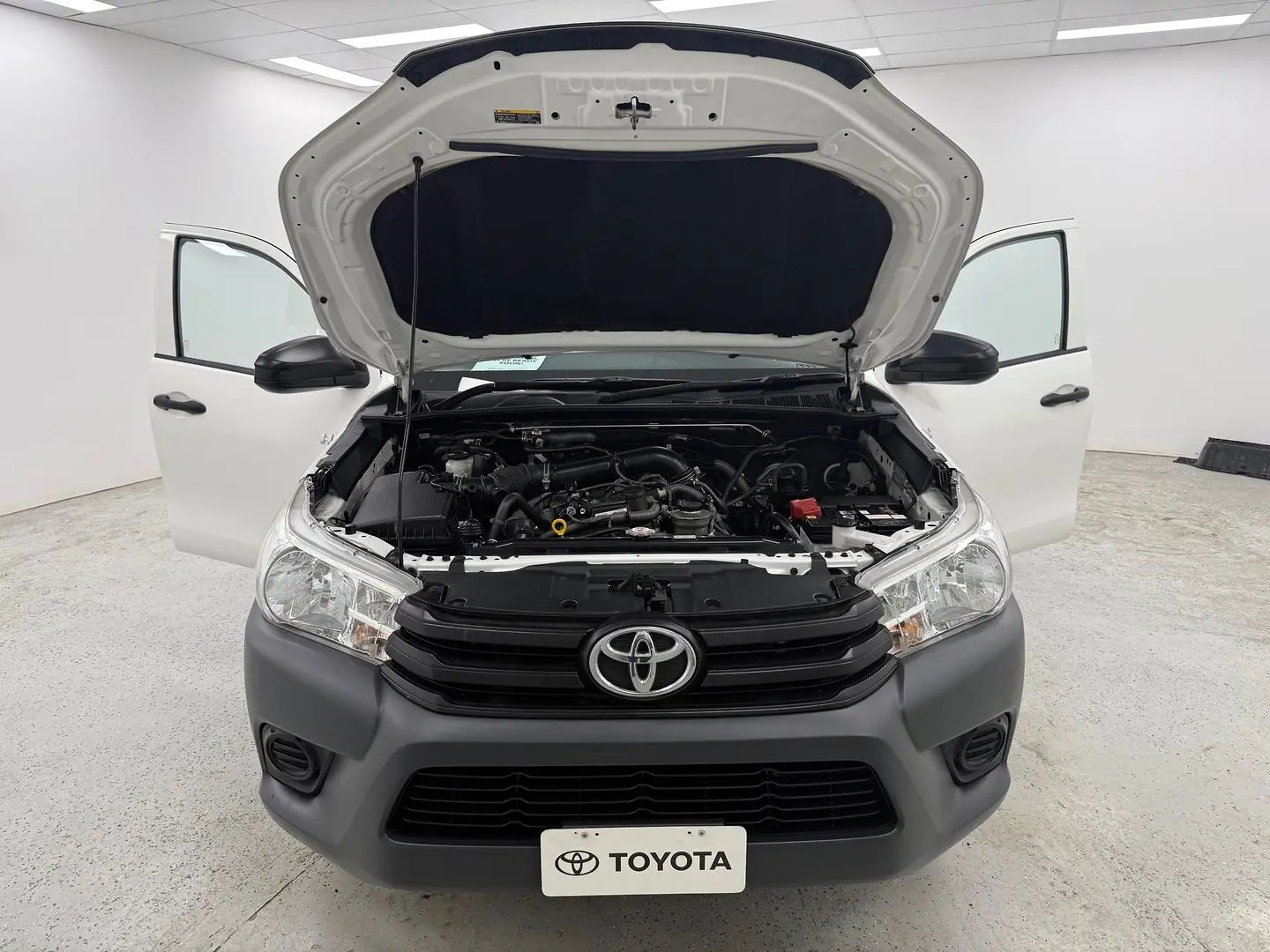 2017 Toyota Hilux Gallery Image 22