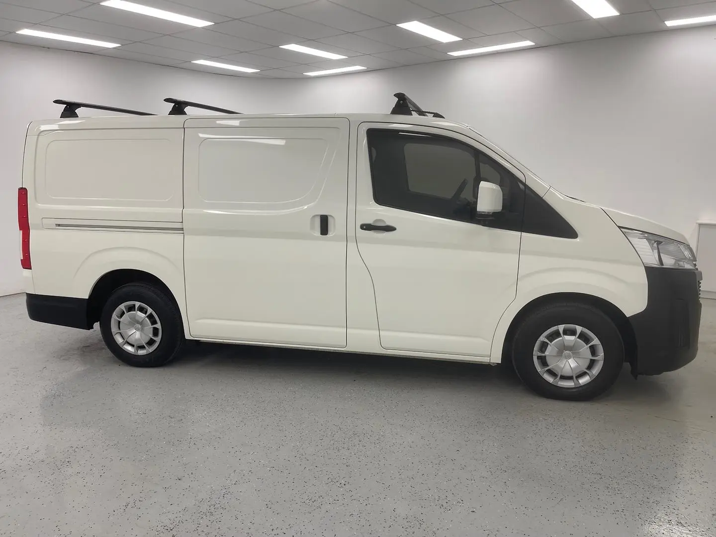 2020 Toyota Hiace Gallery Image 2