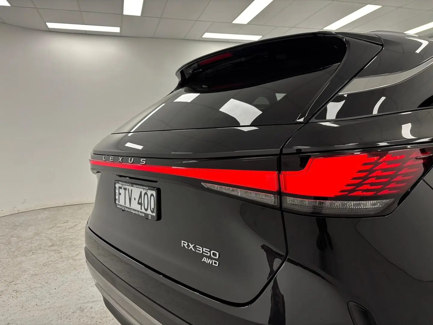 2024 Lexus RX Gallery Image 25