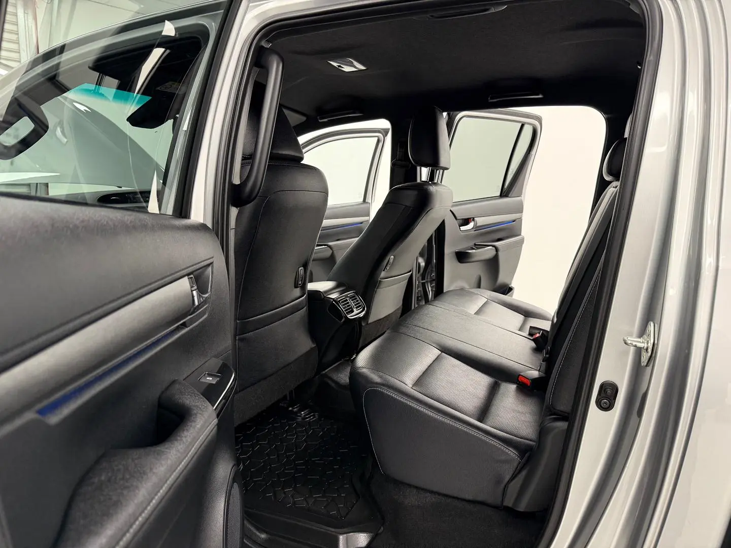 2022 Toyota Hilux Gallery Image 12