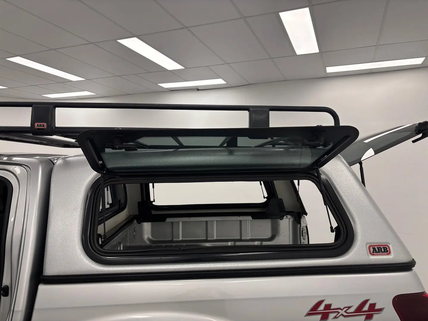 2017 Isuzu D-MAX Gallery Image 20