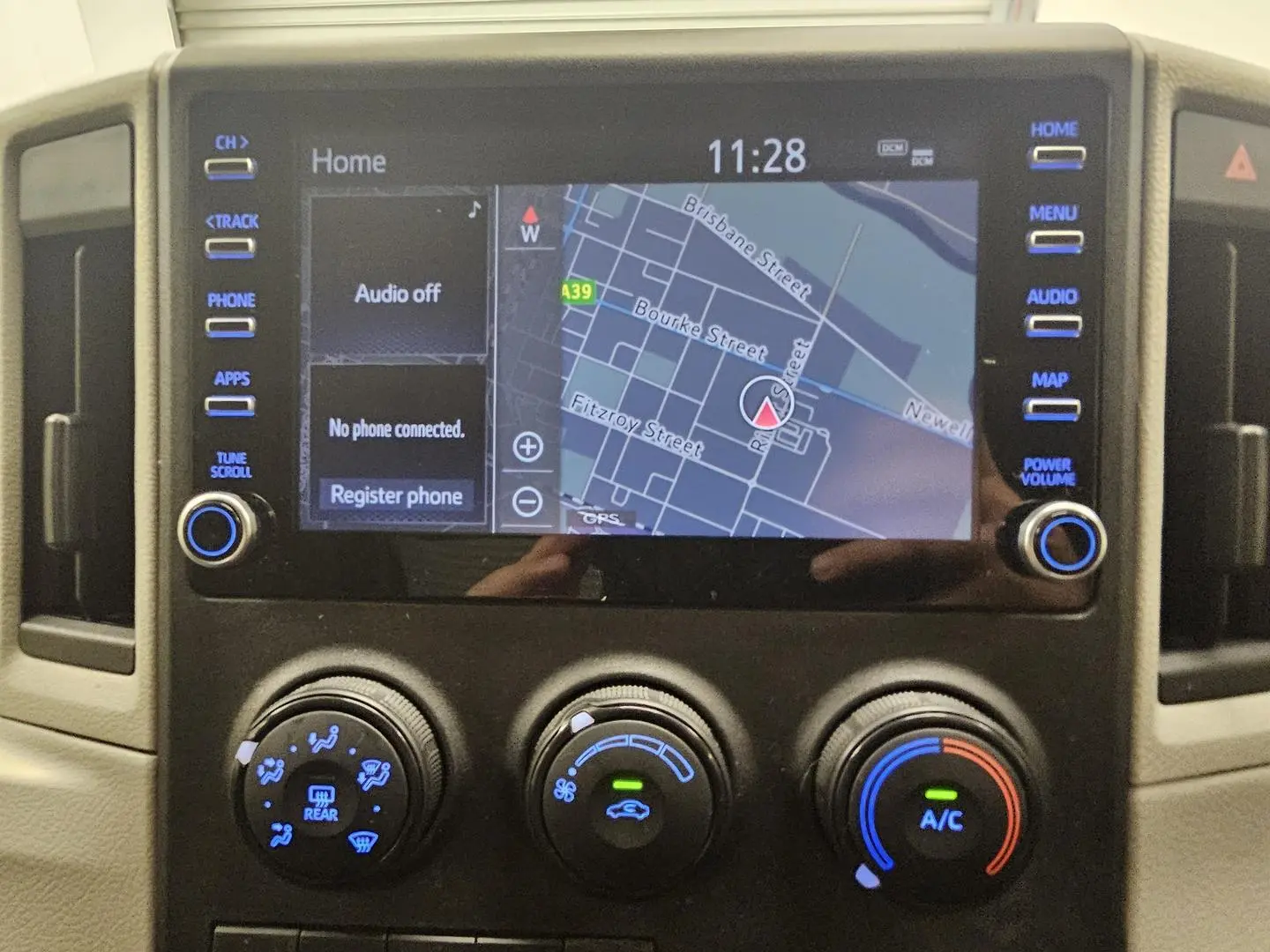 2022 Toyota Hiace Gallery Image 29